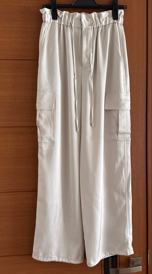 ANAYI ストレッチサテンカーゴパンツ