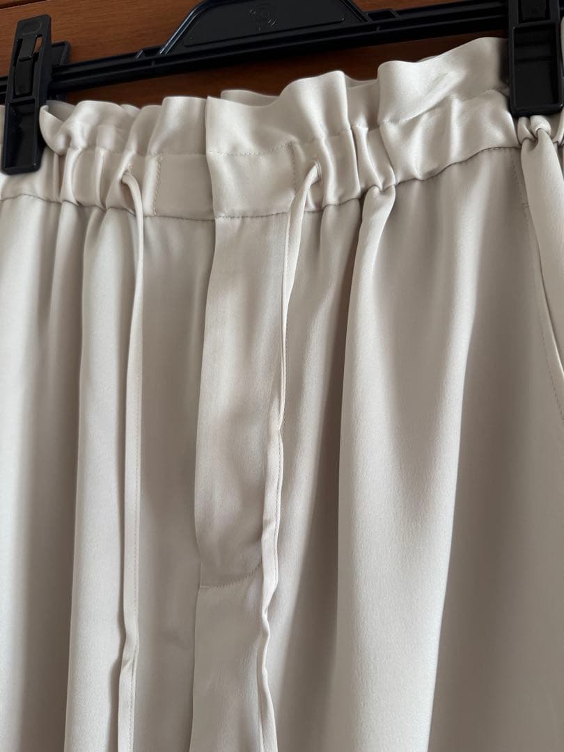 ANAYI ストレッチサテンカーゴパンツ