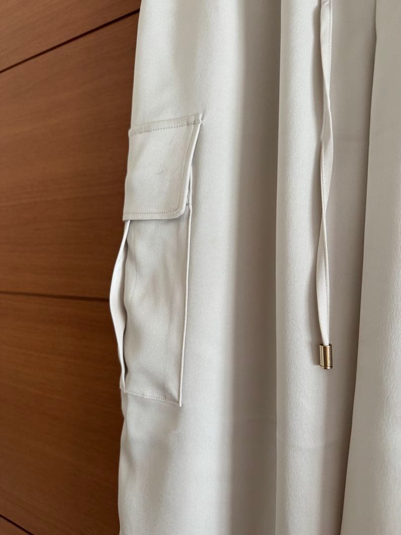 ANAYI ストレッチサテンカーゴパンツ