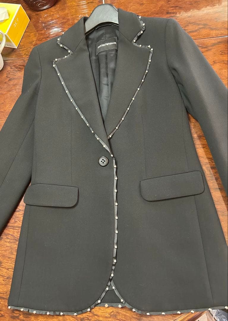 パール装飾 ブラック テーラードジャケット