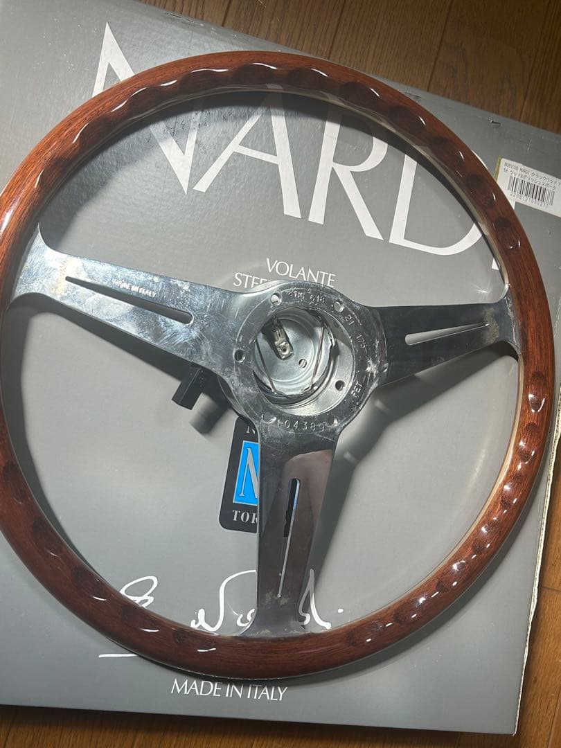 l*z様 ナルディー　NARDI ステアリング ウッド ホーンボタン付