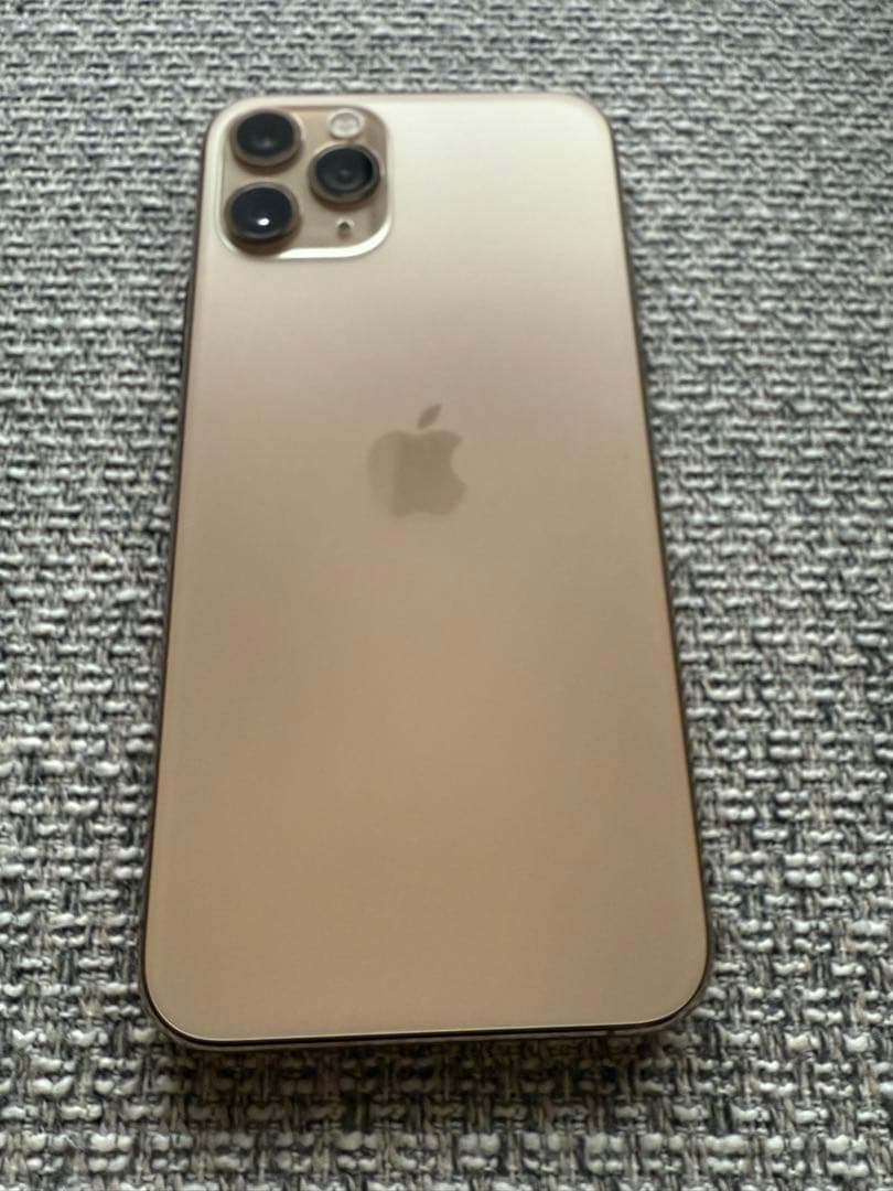 iPhone11Pro 256G ゴールド 箱・イヤホンあり 一部画面割れ