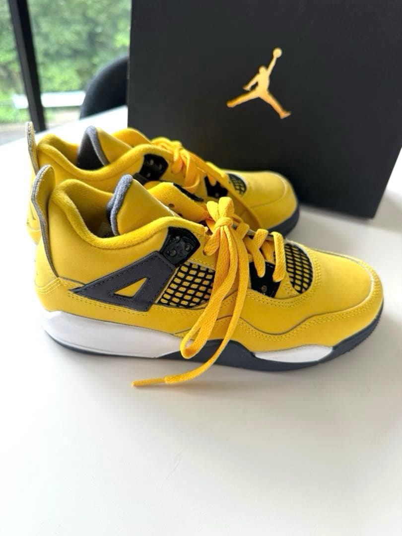【新品未使用】NIKE Air Jordan 4 イエロースニーカー20.5cm