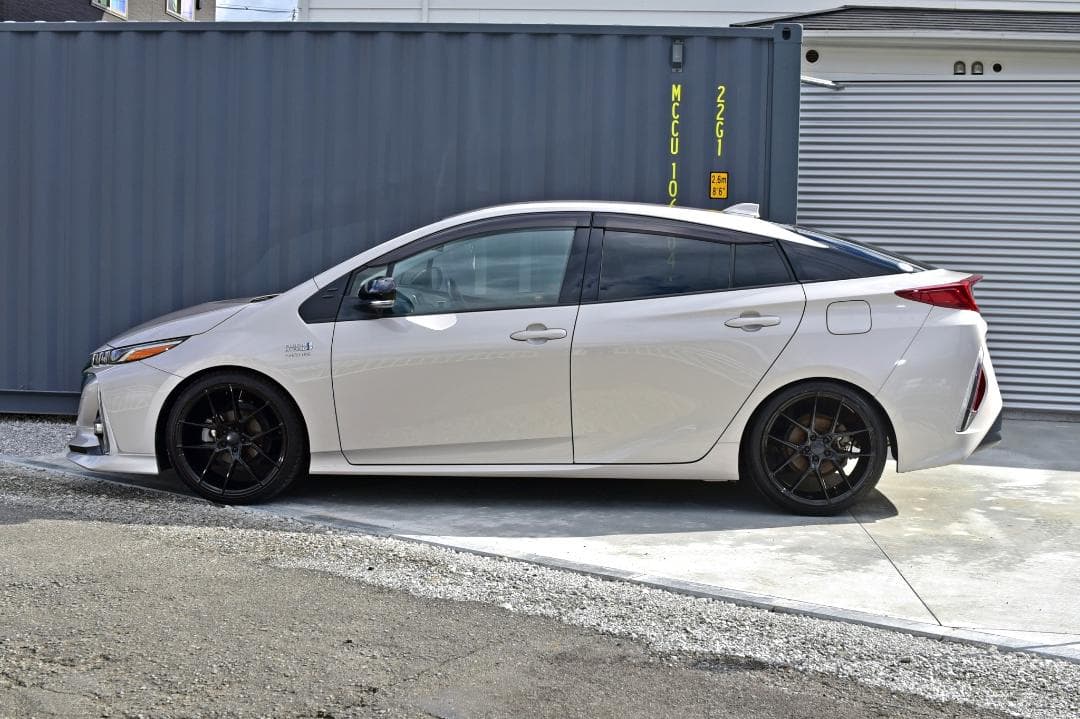 50プリウス＆PHV専用　19インチホイール＆タイヤ4本SET 新品未使用品