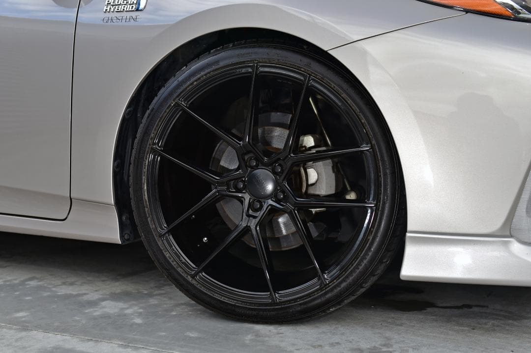 50プリウス＆PHV専用　19インチホイール＆タイヤ4本SET 新品未使用品