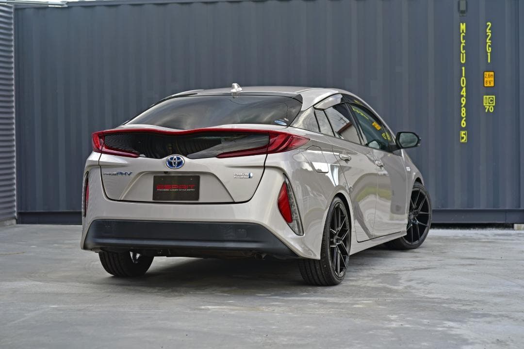 50プリウス＆PHV専用　19インチホイール＆タイヤ4本SET 新品未使用品