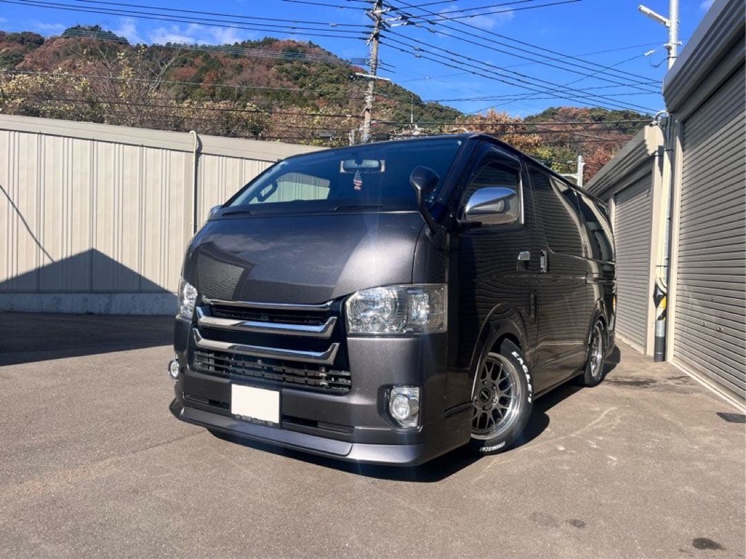 トヨタ ハイエース モデリスタ　グリル