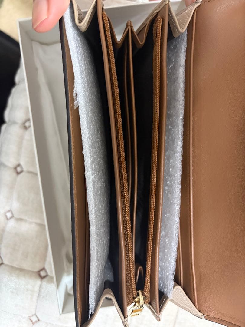 FURLA イエロー ベージュ 財布 期間限定セール2月1日から2月7日まで￼￼