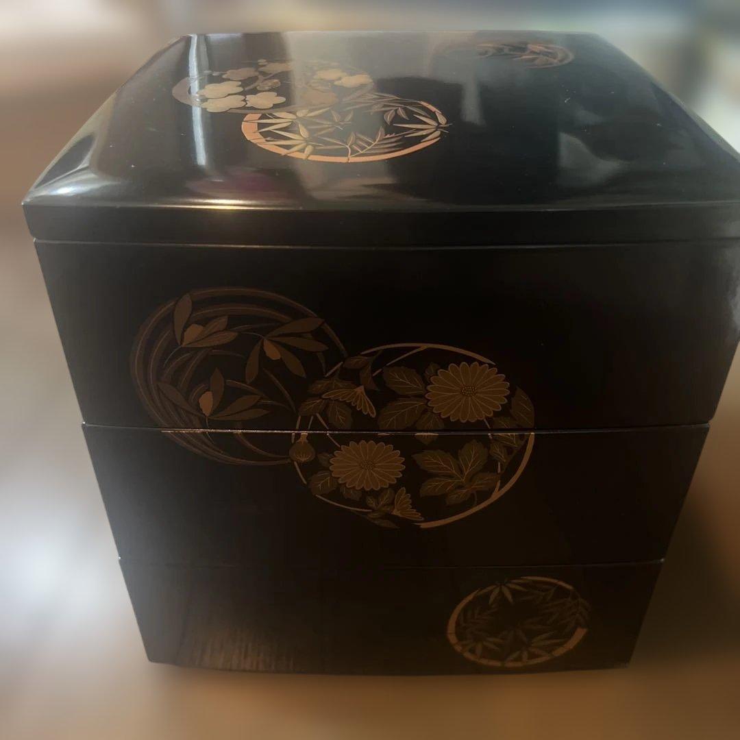 漆器 重箱 3段 黒地 金色模様