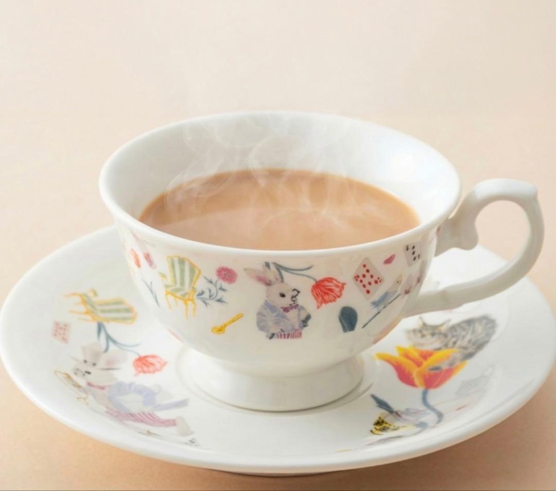 新品 ゴディバ アリスバレンタインコレクションスペシャルセットカップ&ソーサー付