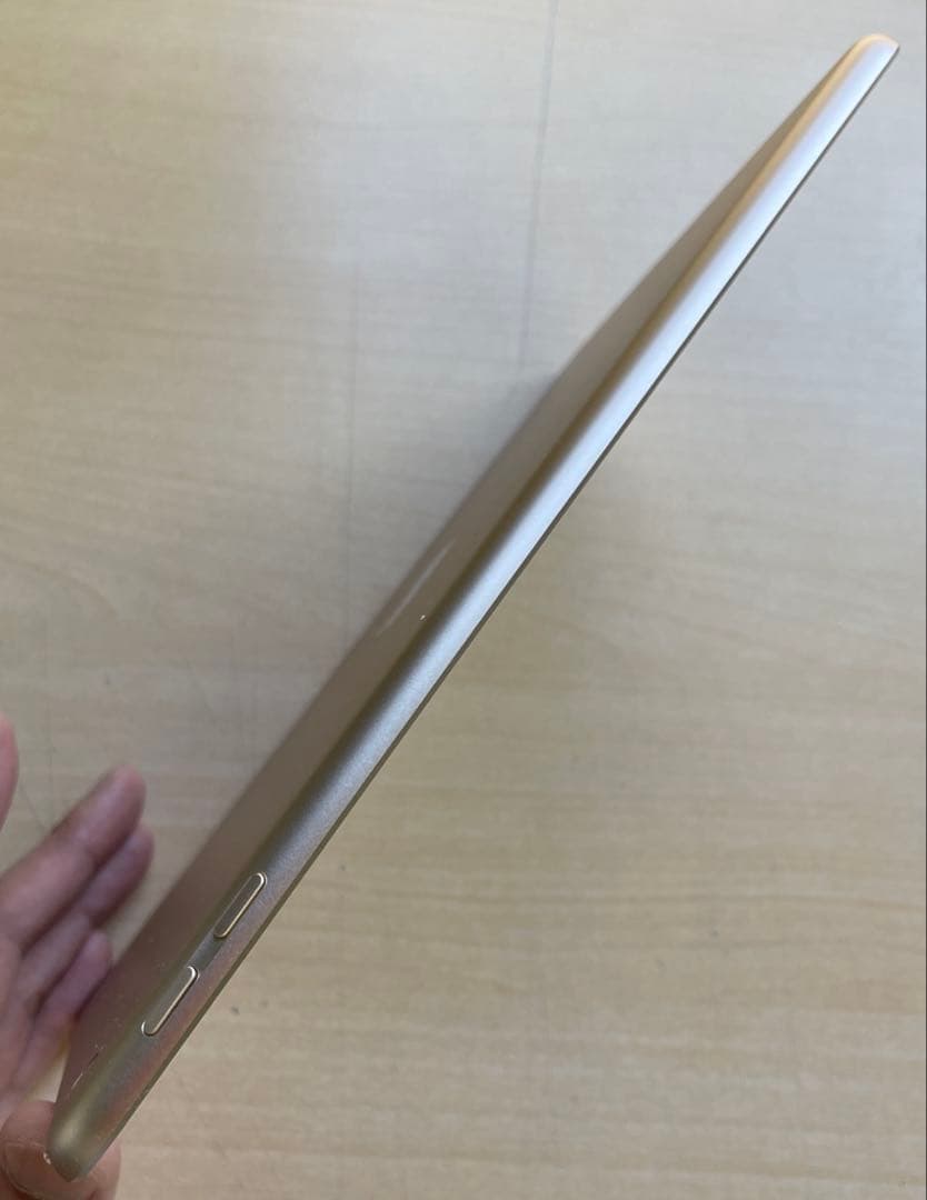 iPad 第5世代　A1822　Wi-Fiモデル　ゴールド　32GB 美品　#2