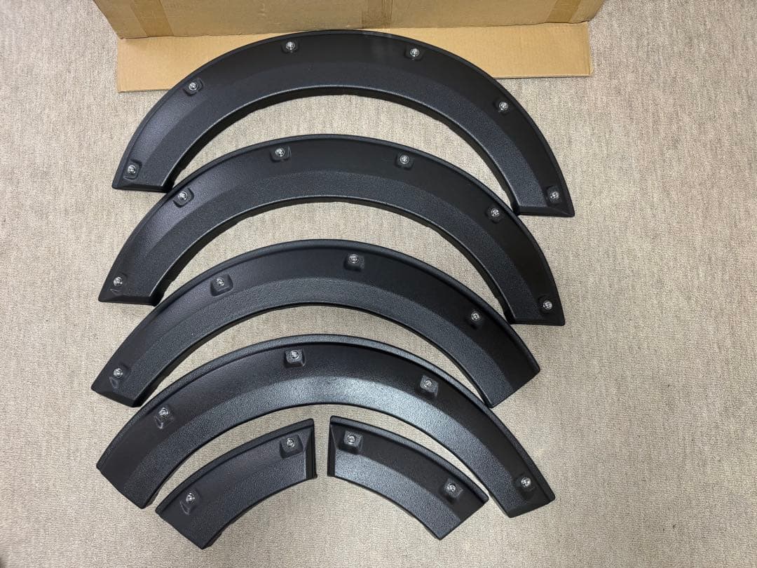 ハイエース　アゲ系オーバーフェンダー新品