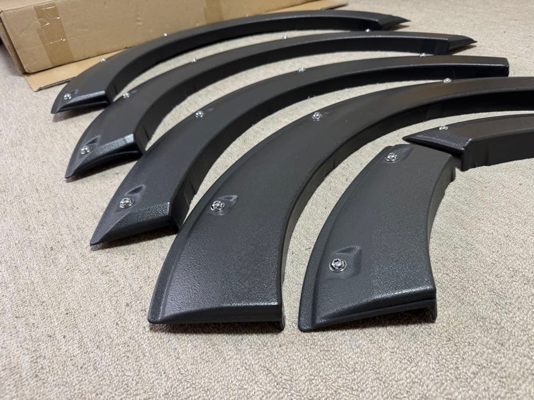 ハイエース　アゲ系オーバーフェンダー新品