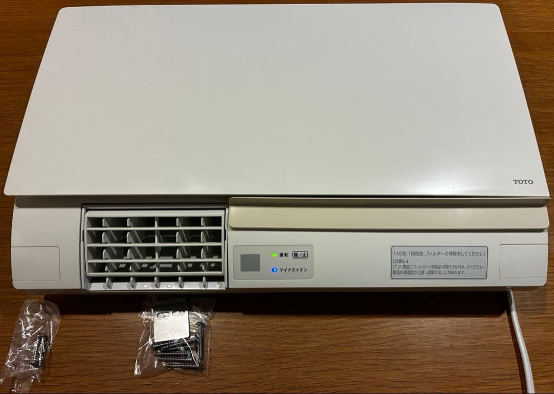 TOTO 洗面所暖房・涼風・ドライヤー　TYR340Rリモコン付き