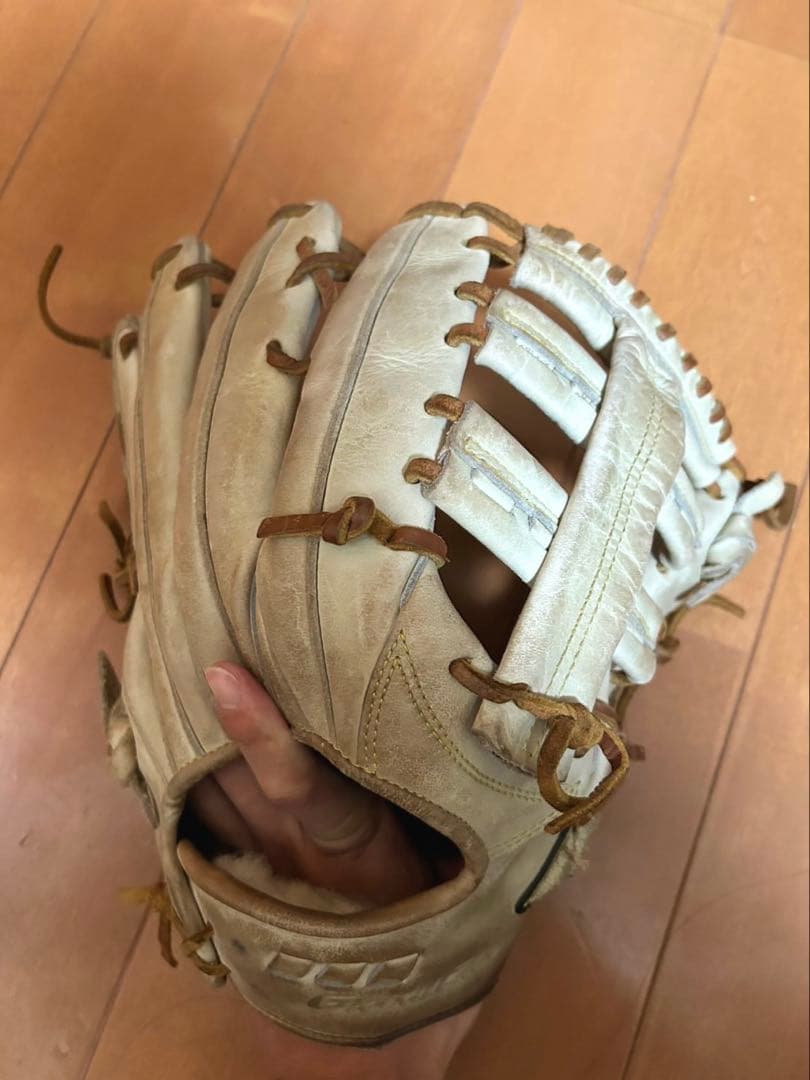 MIZUNO Global Elite 硬式グローブ ベージュ 収納袋付き