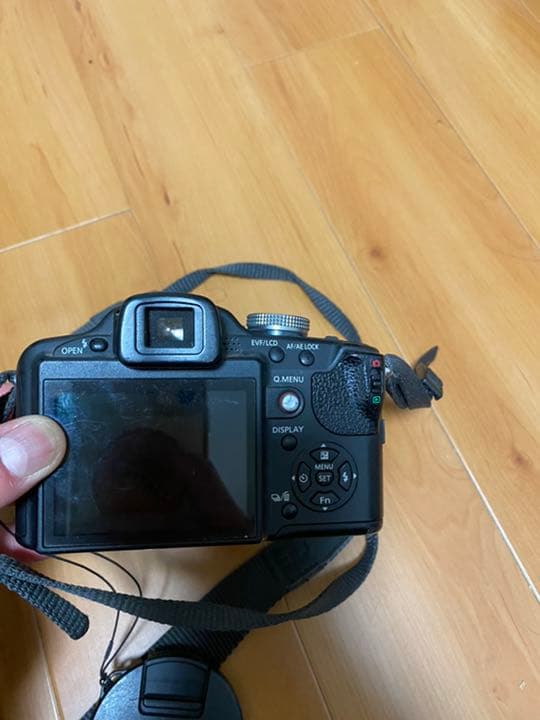 CanonAE-1. LUMIX  フィルムカメラ　ビデオカメラ