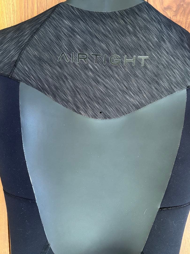 【美品】AIRTIGHT 5×3セミドライ　ロングチェストジップ