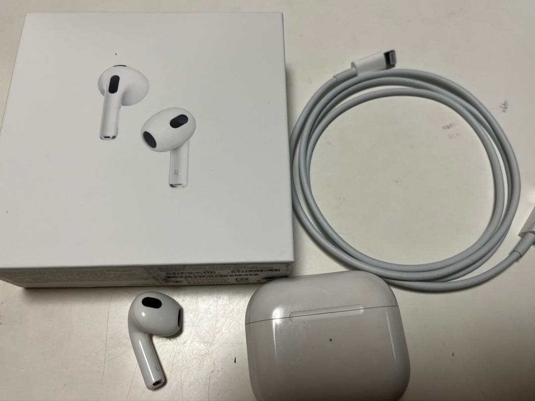 AirPods第三世代 左耳 本体 充電ケース・ケーブル付き