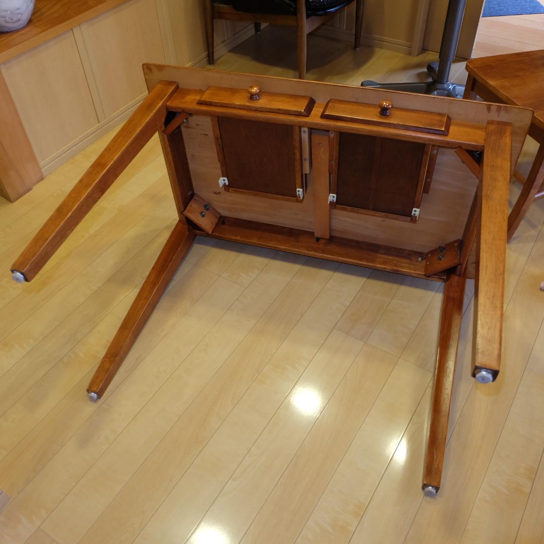 茨城県笠間市より 天然木 無垢材 椅子と机のセット チーク材？ マレーシア製