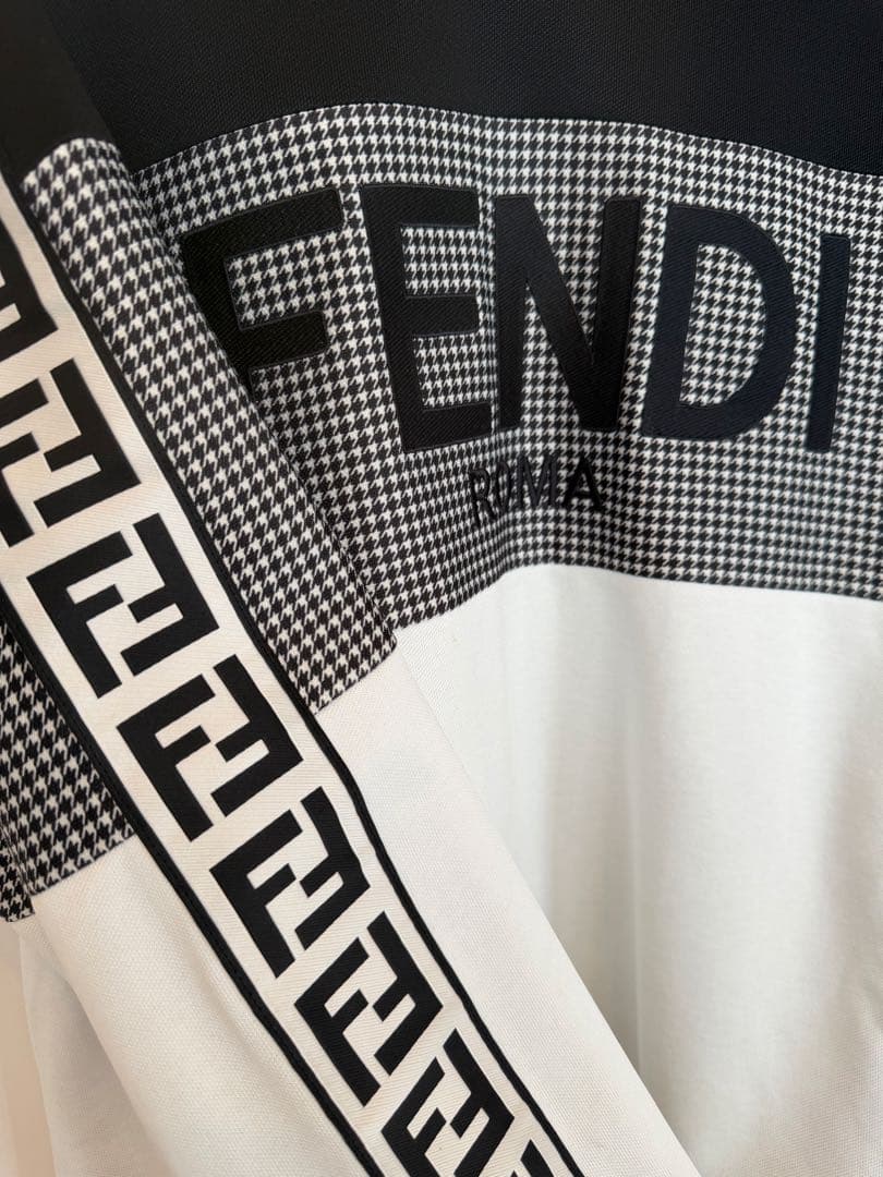 FENDI フード付きスウェット ロゴ 千鳥柄 FFロゴ プルオーバーパーカー
