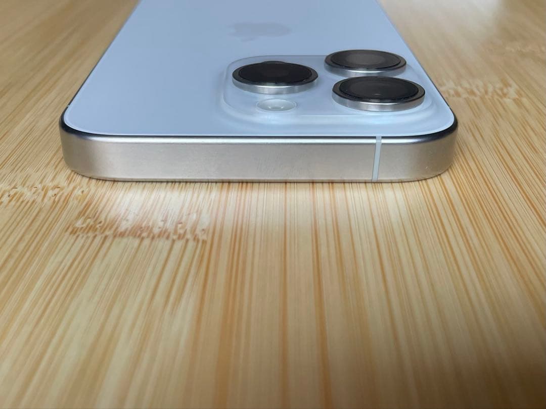 Apple iPhone 15Pro 256GB ホワイトチタニウム