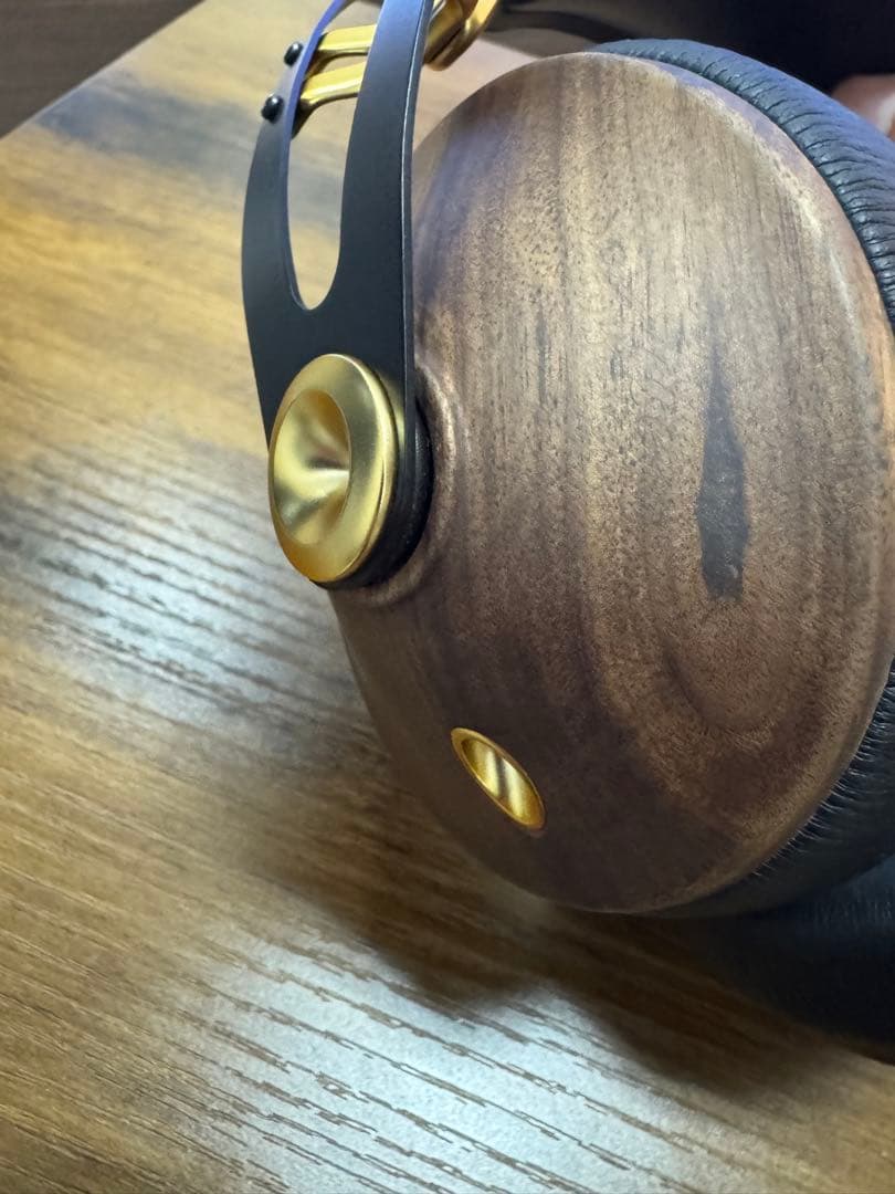 MEZE 99 CLASSICS Walnuts Gold ヘッドホン