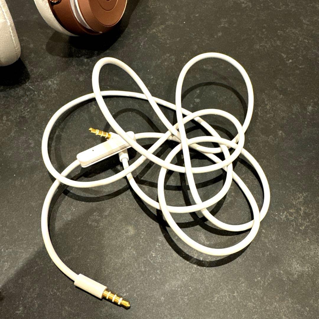 ヘッドホン beats solo3 wireless