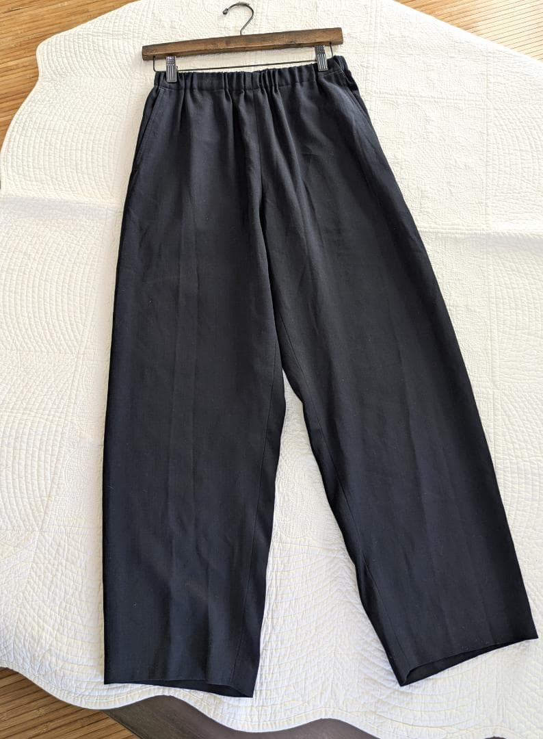 ヨーガンレール☆ウール二重織☆マットな光沢とドレープの美ラインPT☆クロ紺