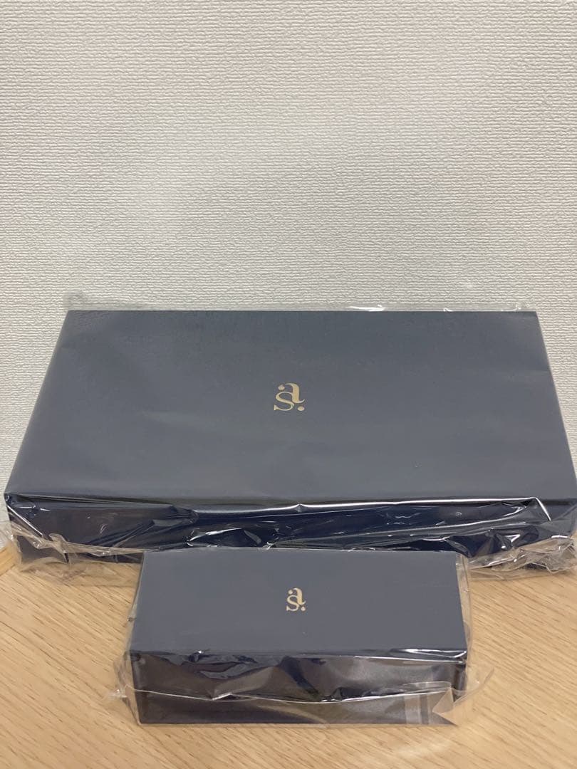 インスタグラマー　しーちゃん　iPhoneケース + リップケース