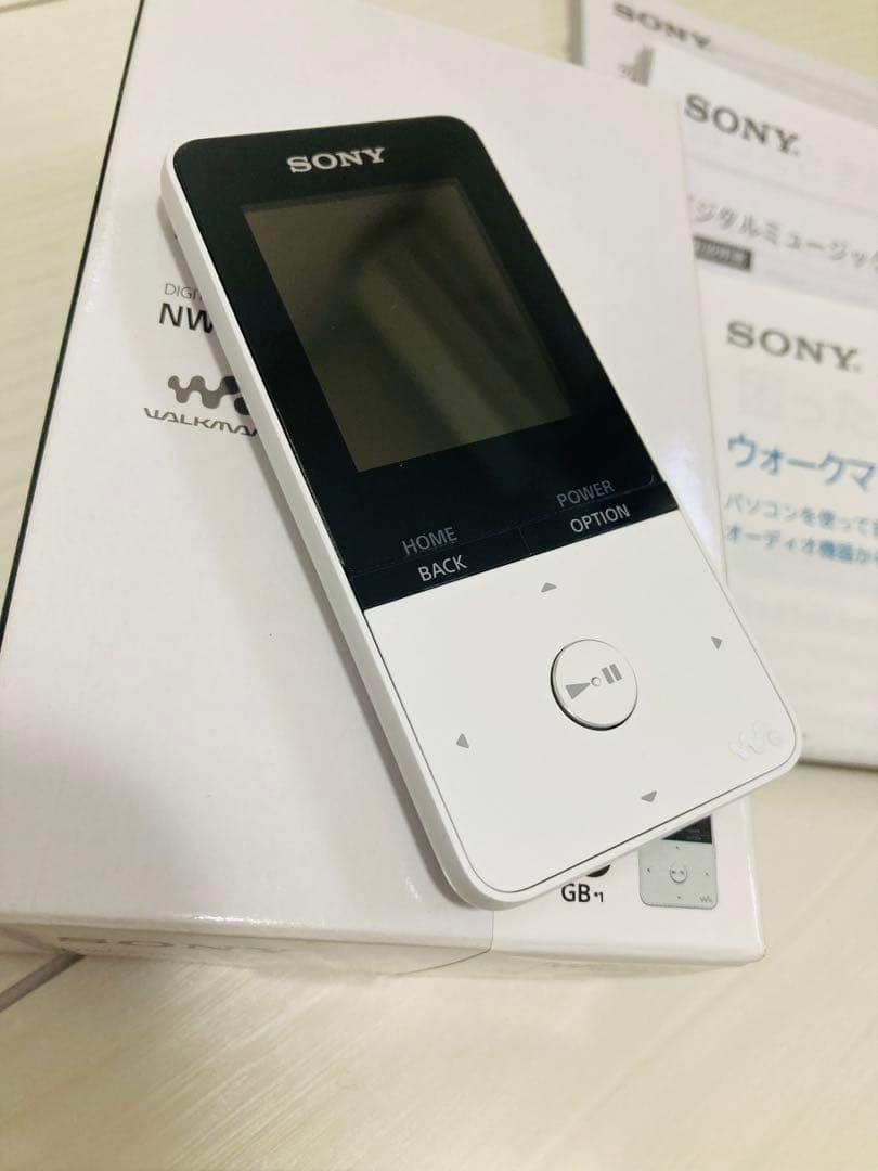 ソニー WALKMAN NW-S315 16GB ホワイト　シリコンケース付き
