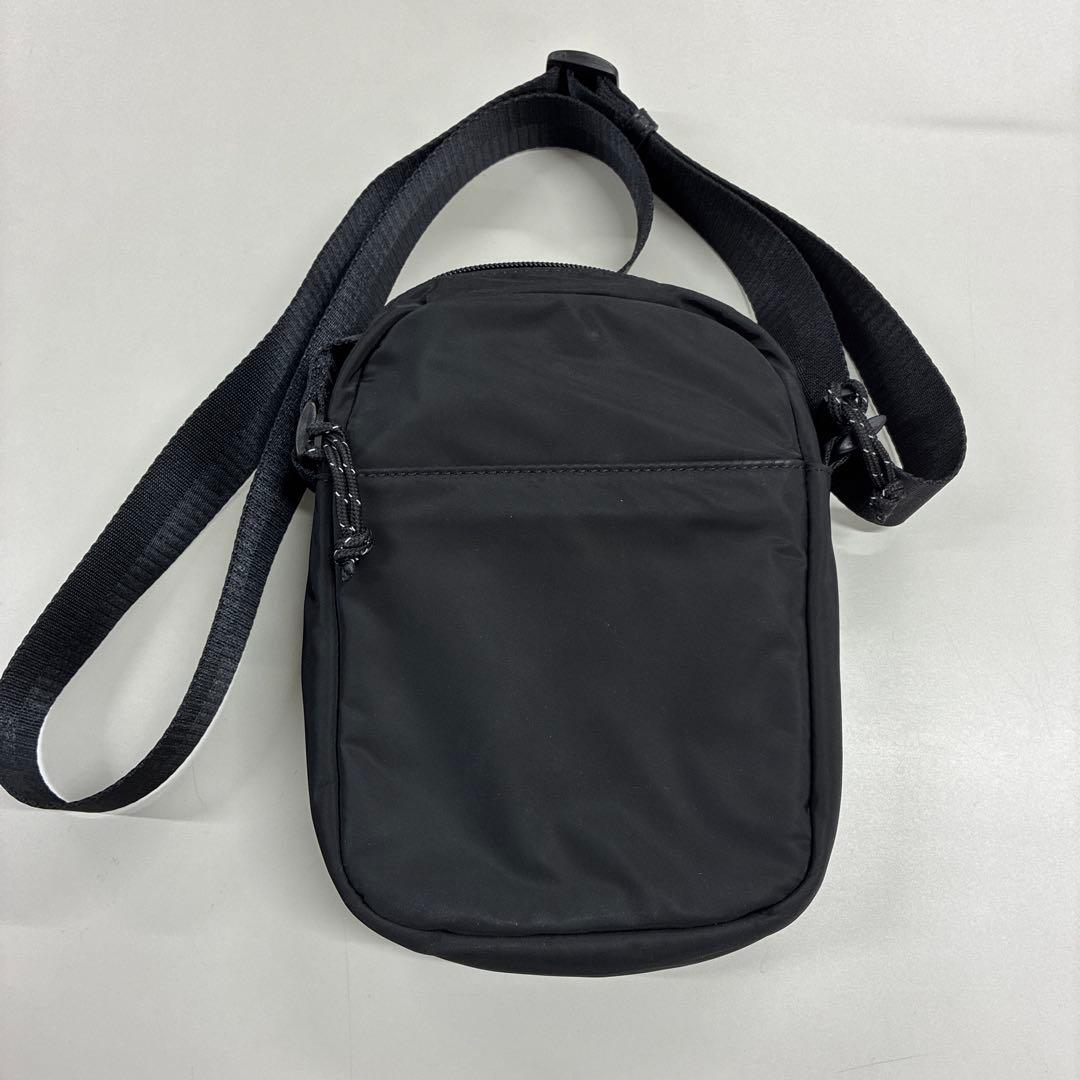 D-PACK CROSSBODY ブラック