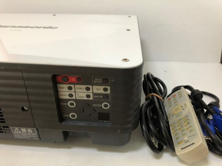 PANASONIC プロジェクター 高輝度6000ルーメンランプ使用各56時間