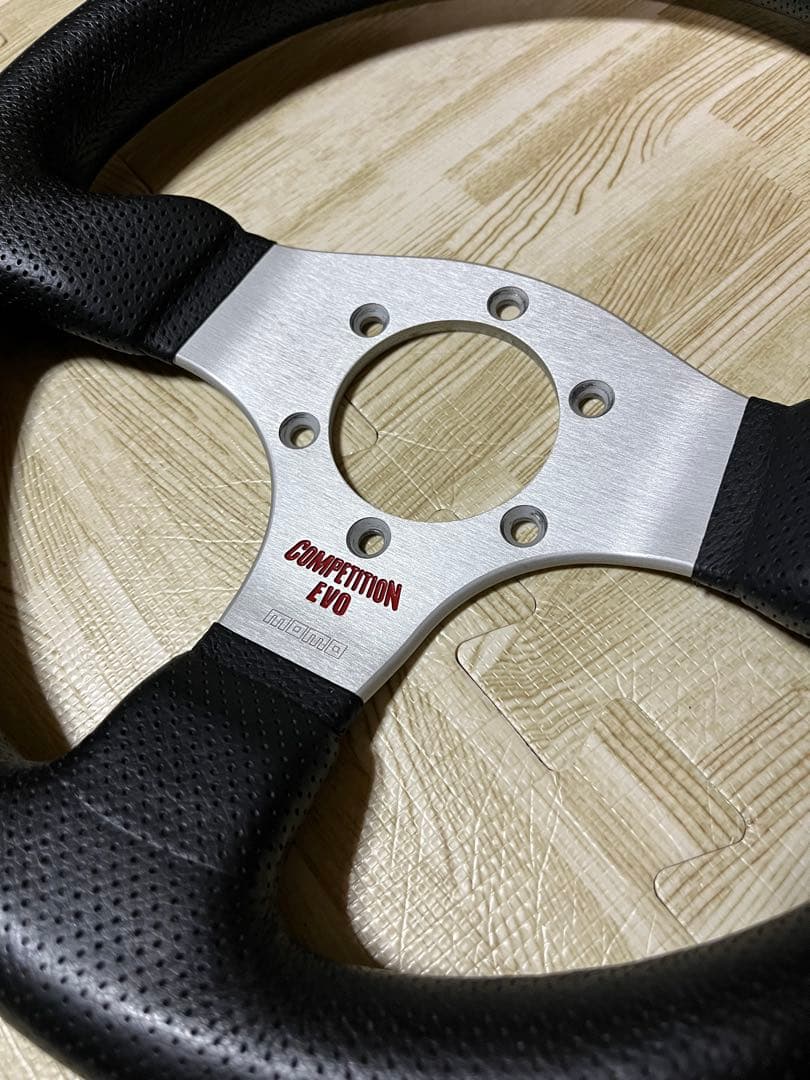 MOMO competition evo 32φ ステアリング