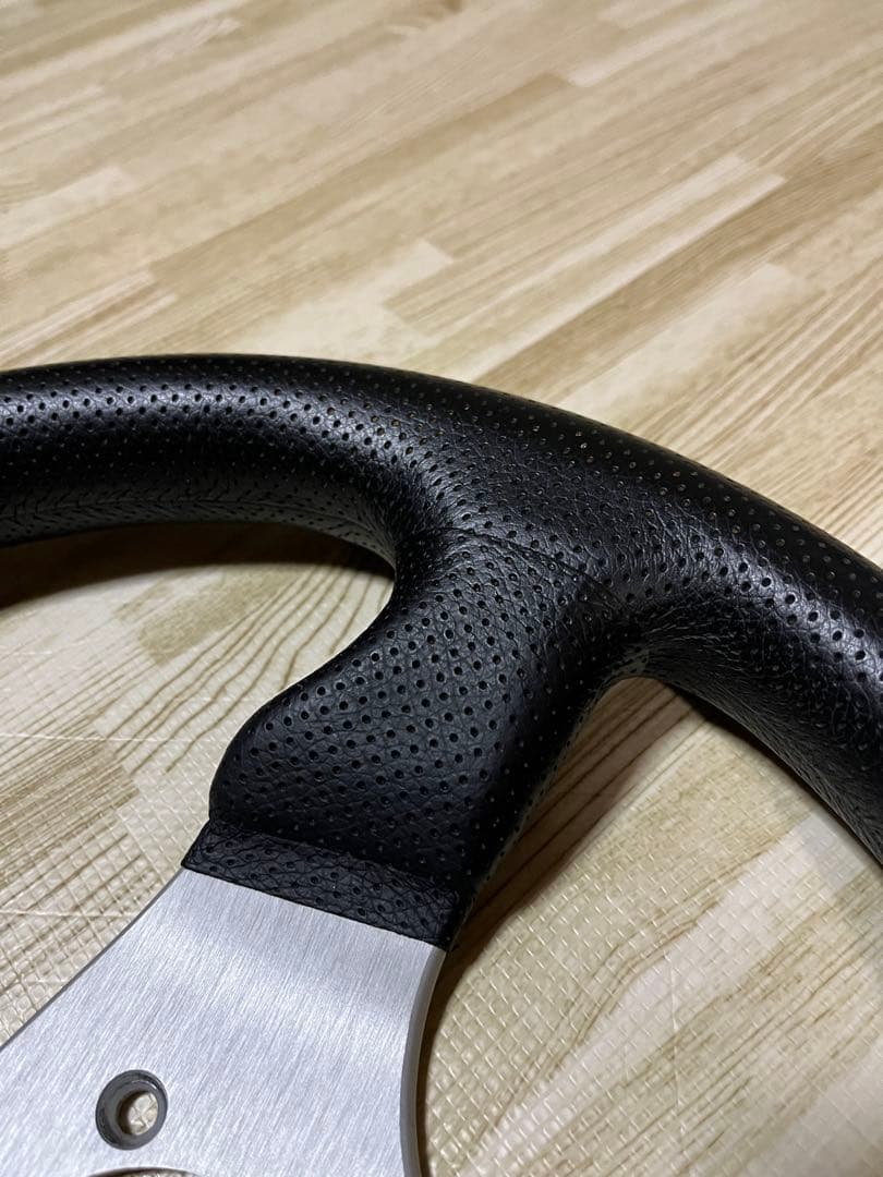 MOMO competition evo 32φ ステアリング