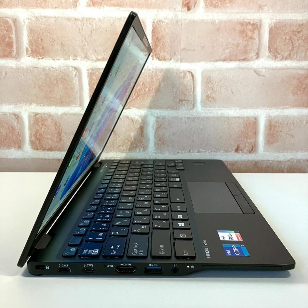 ★超軽量モデル★ Office2024 第11世代Corei7 富士通 477
