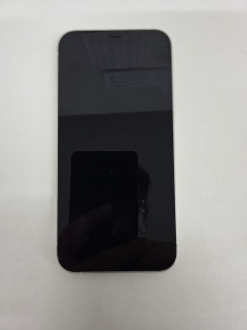 Apple iPhone 12 ホワイト IMEI353048115942304