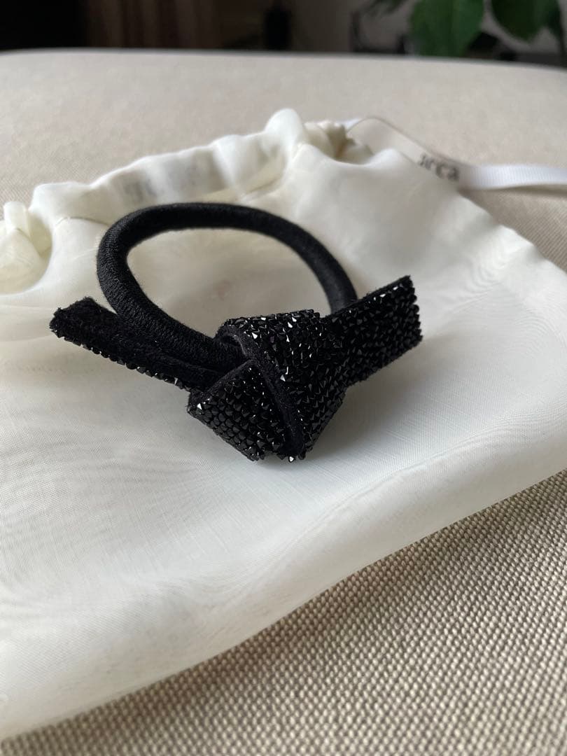 【美品】acca ビジュー付きリボンヘアゴム