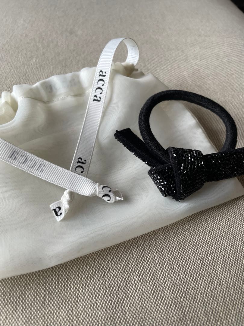 【美品】acca ビジュー付きリボンヘアゴム