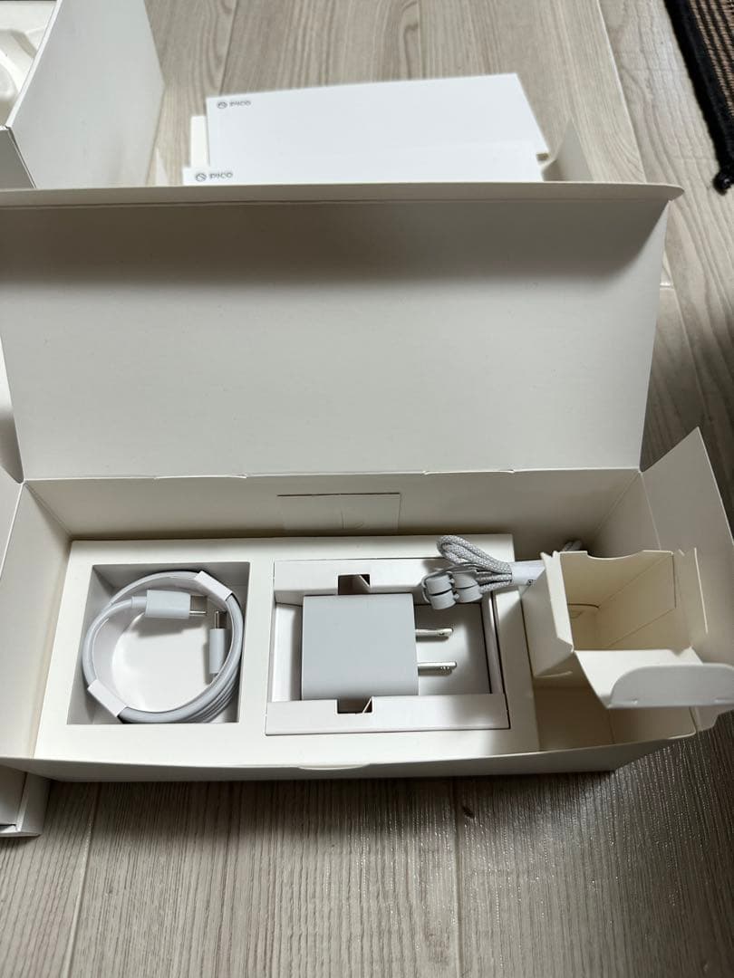 Pico ピコ PICO4 128GB オールインワンVRヘッドセット