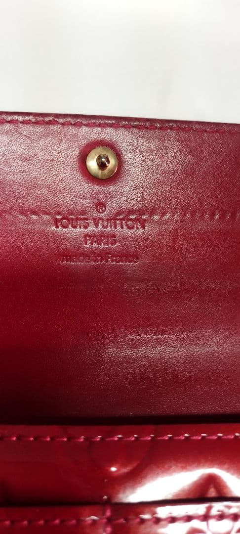ルイヴィトン赤エナメル財布