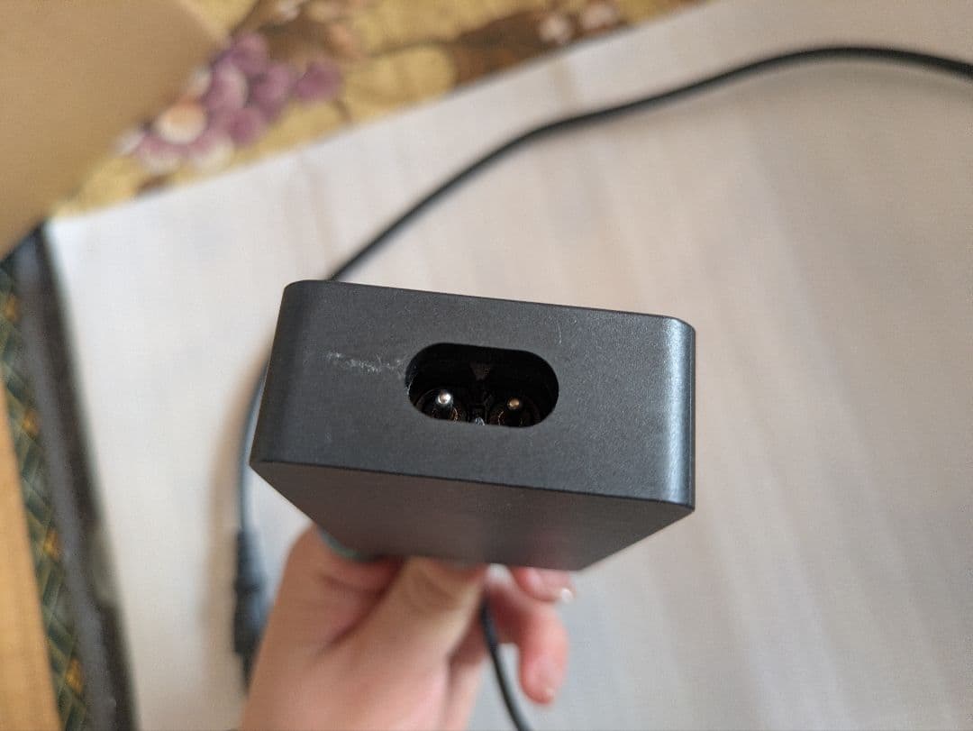 Surface Pro 5 i5/8GB/256GB 純正ペン・充電器付