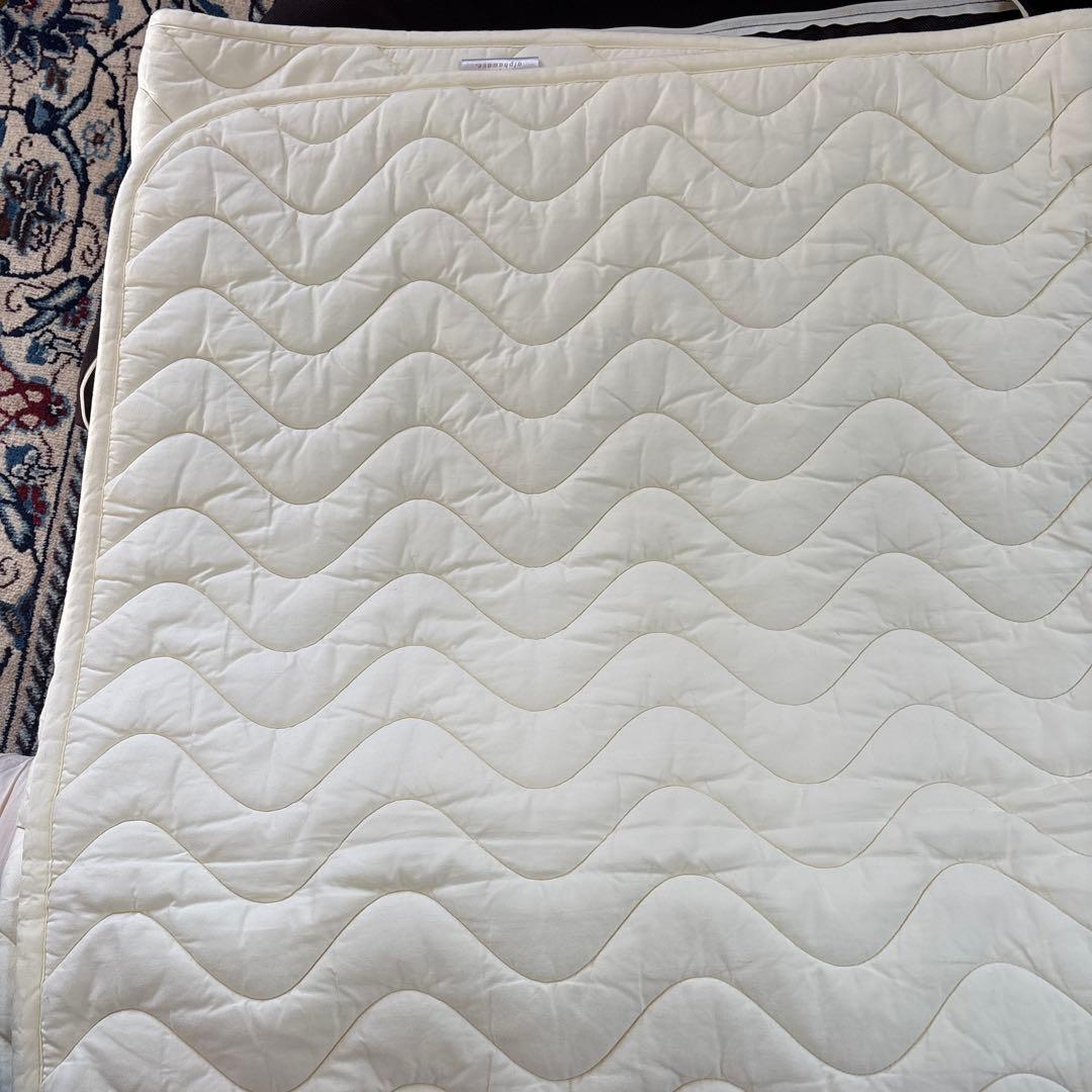 アルファウェーブ　敷きパッド 冷え解消　遠赤外線