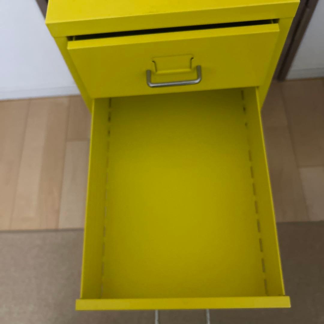 し*い様 IKEA HELMER ヘルメル イエロー金属製6段チェスト