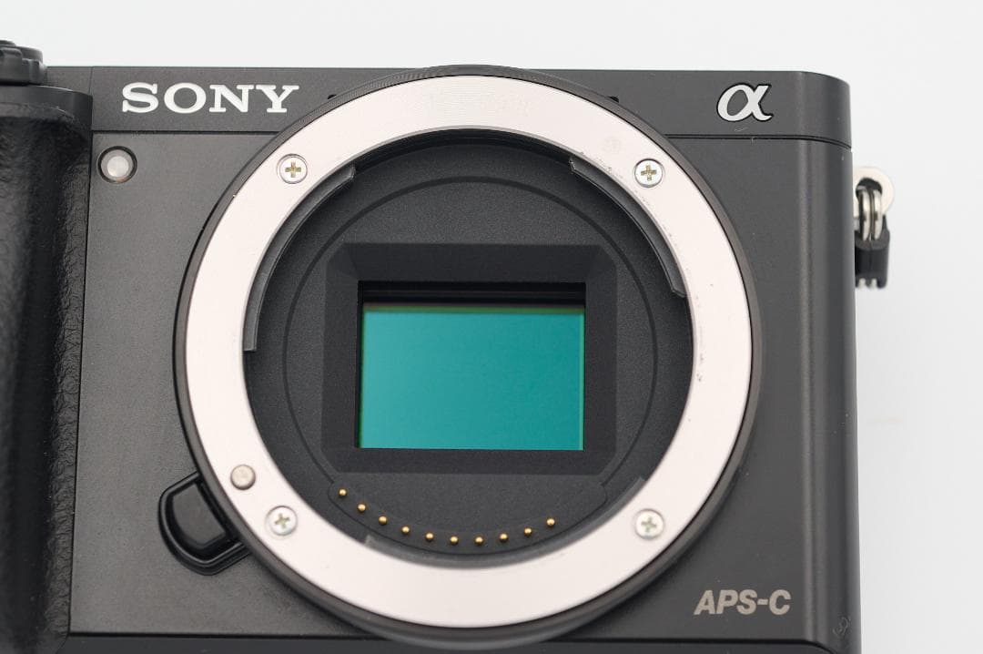 シャッター回数6500回‼️SONY α6000 ミラーレスカメラ 本体