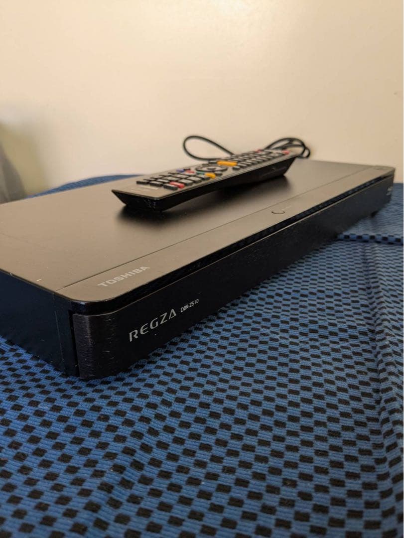 【ララ】TOSHIBA REGZAブルーレイプレーヤー リモコン付き