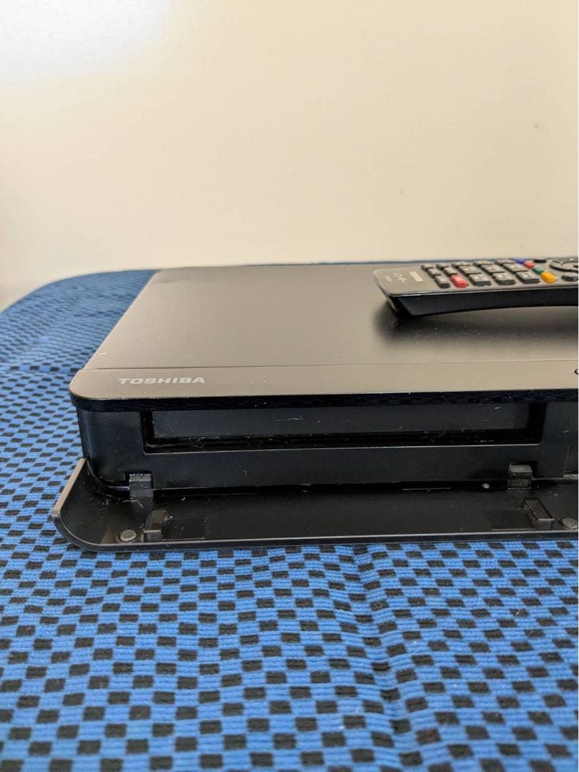 【ララ】TOSHIBA REGZAブルーレイプレーヤー リモコン付き