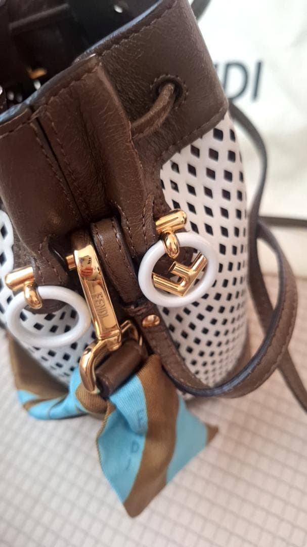 FENDI バケットバッグ ホワイト/ブラウン