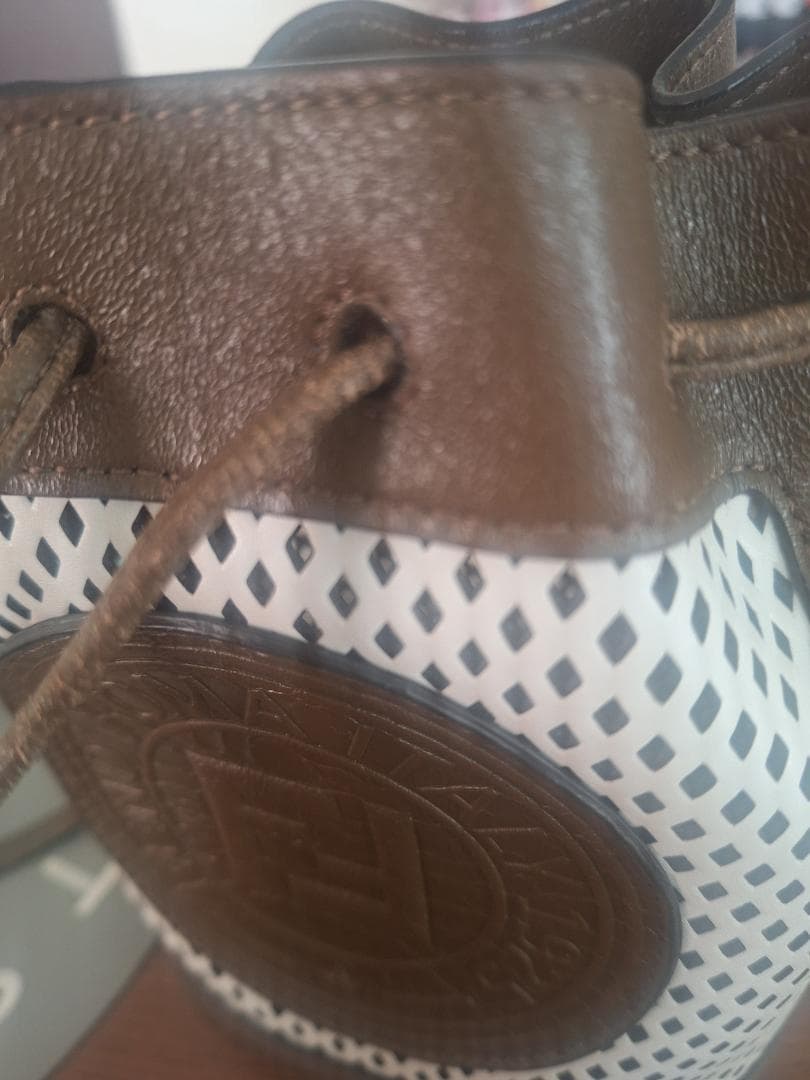 FENDI バケットバッグ ホワイト/ブラウン