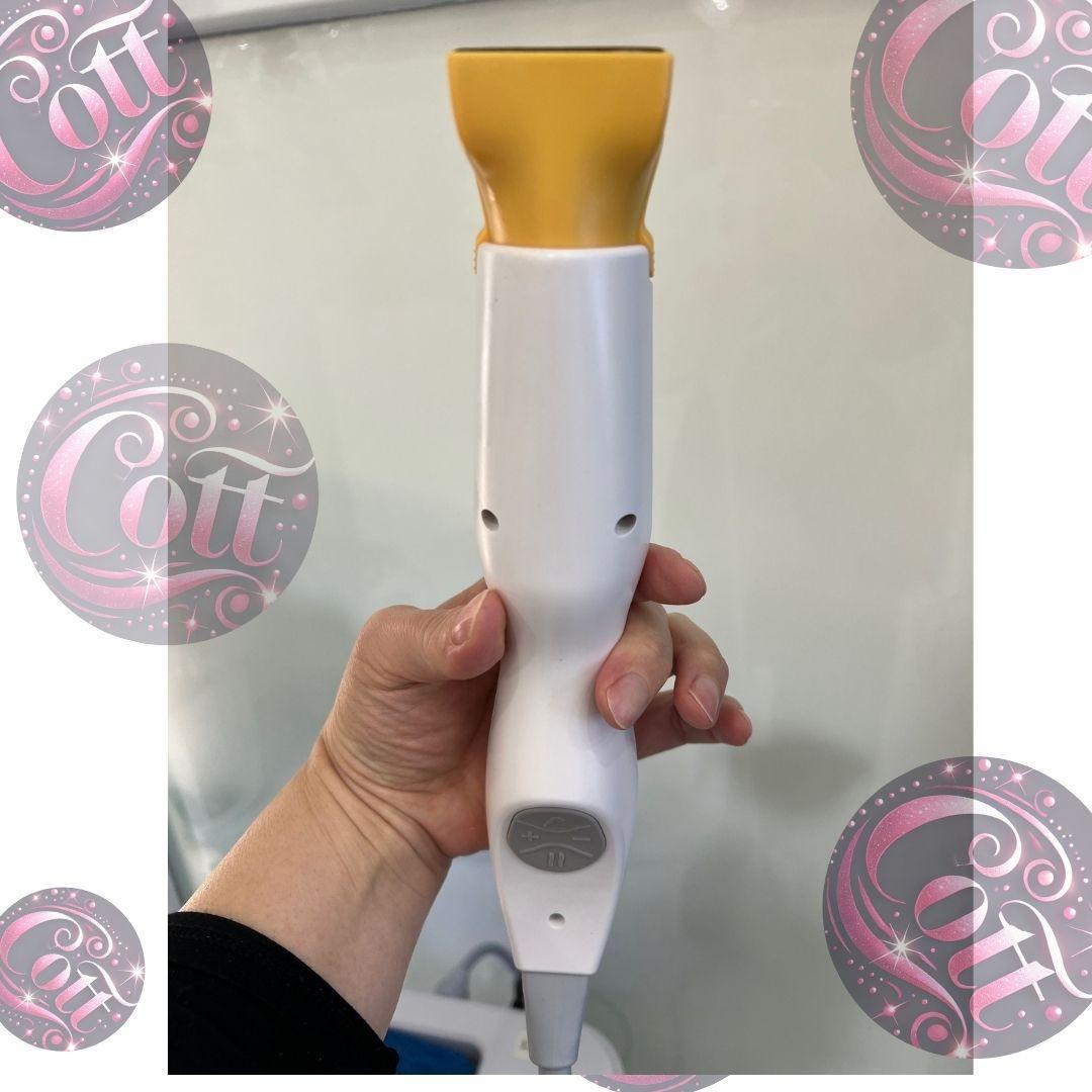 【大人気・美品】RF美顔器　まぶたもOK！たるみ・しわ・目元・ニキビ跡にも◎