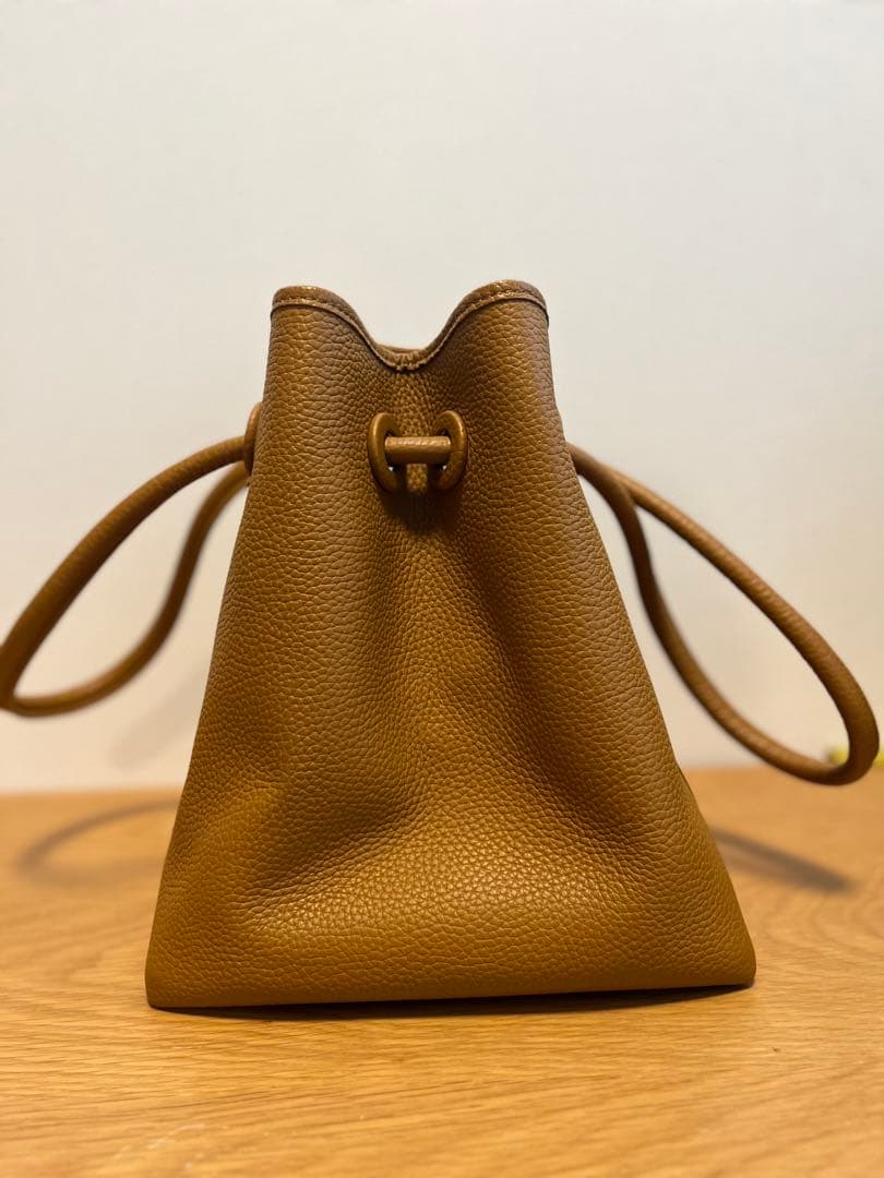 【美品】vasic bond (キャメル色) 付替ストラップ／専用底敷き付